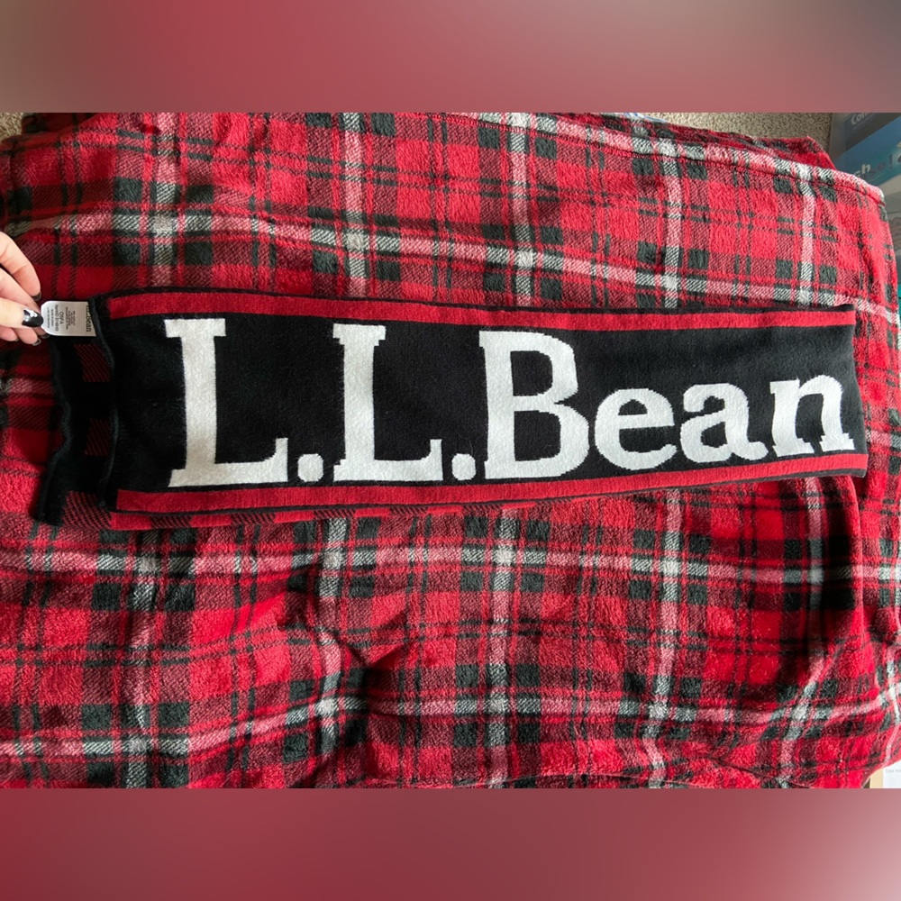 Like new LL Bean Unisex Scarf